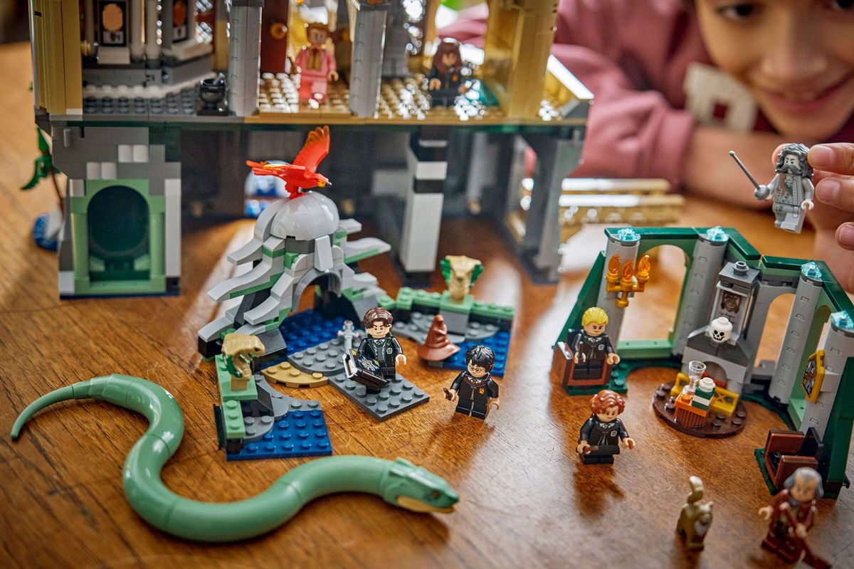 LEGO 76473 - Harry Potter™, Galtvortborgen: Østfløyen