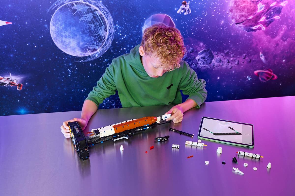 LEGO 42221 NASA Artemis SLS-rakett